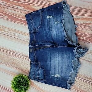 No boundaries denim distressed shorts
